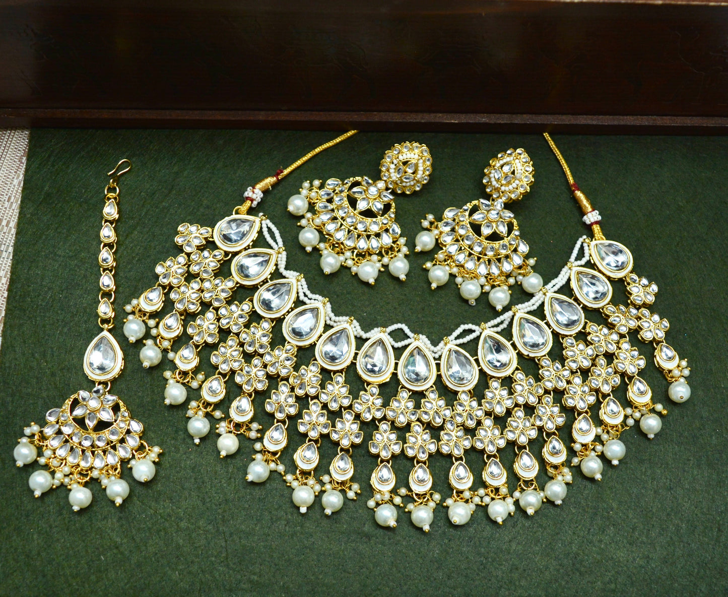 Pearlfect Teardrop Kundan with Flower Design and Maang Teeka