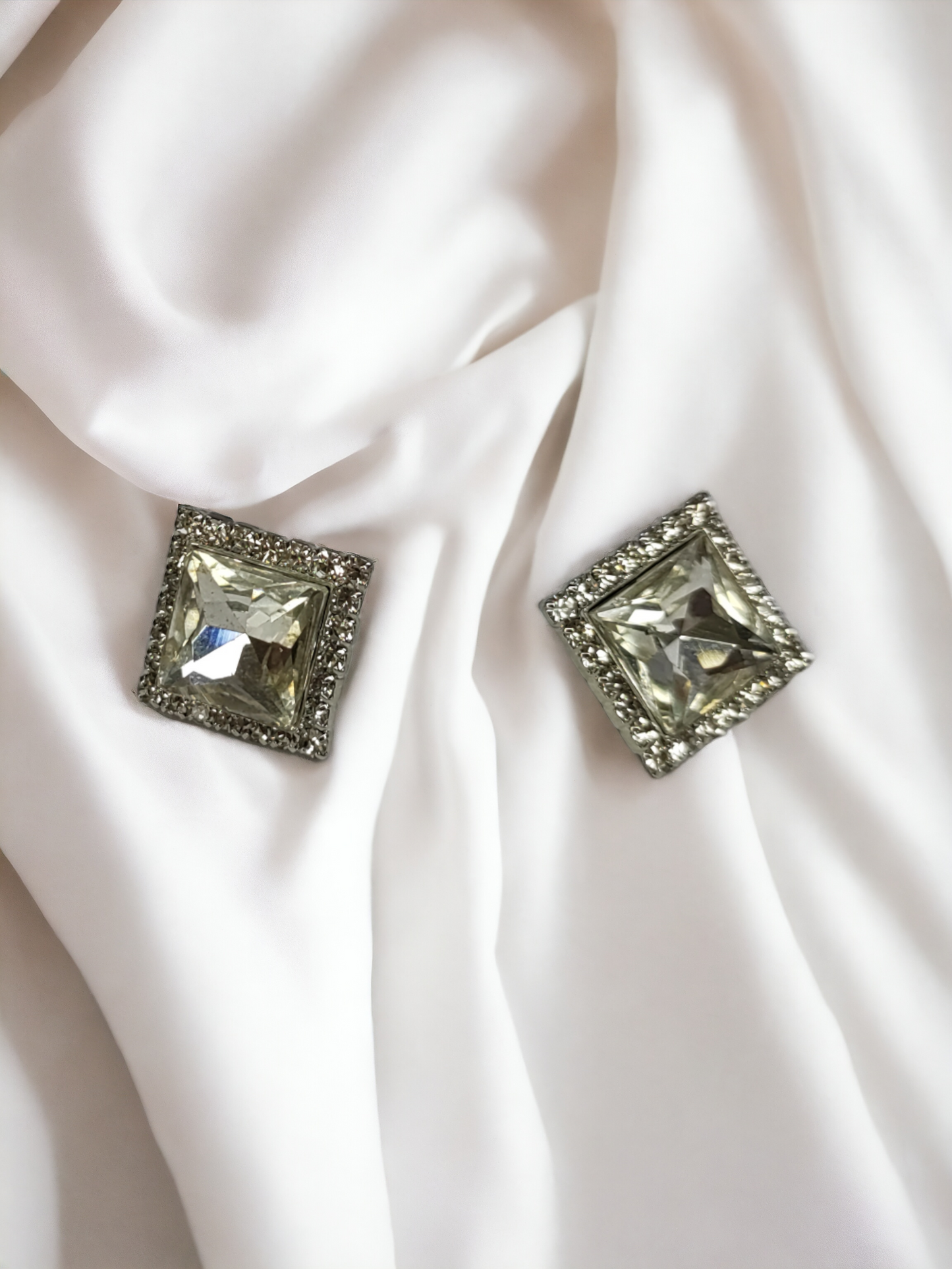 Pearlfect Crystal Stone Earrings