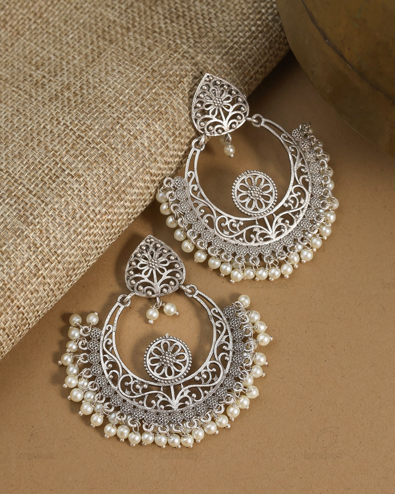 Pearlfect Nightshade Lamp Earrings