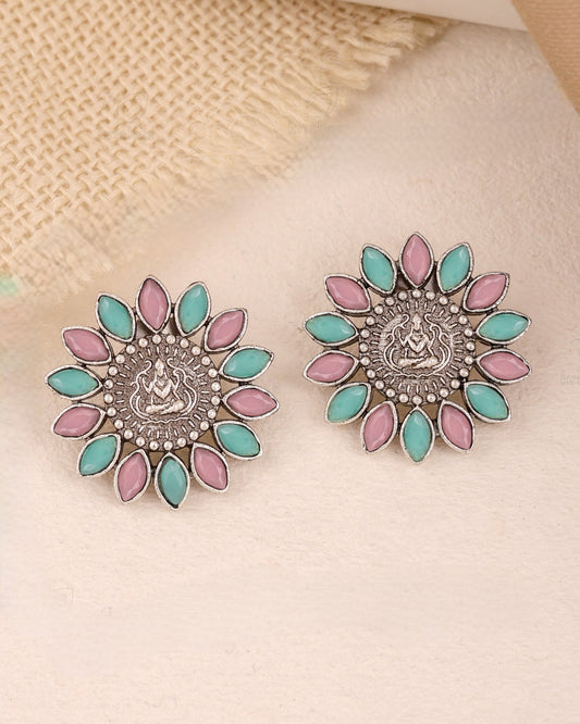 Pearlfect Ivory Petal Stud Earrings