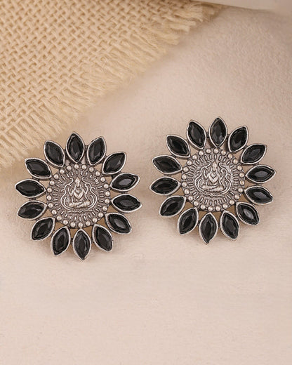 Pearlfect Ivory Petal Stud Earrings