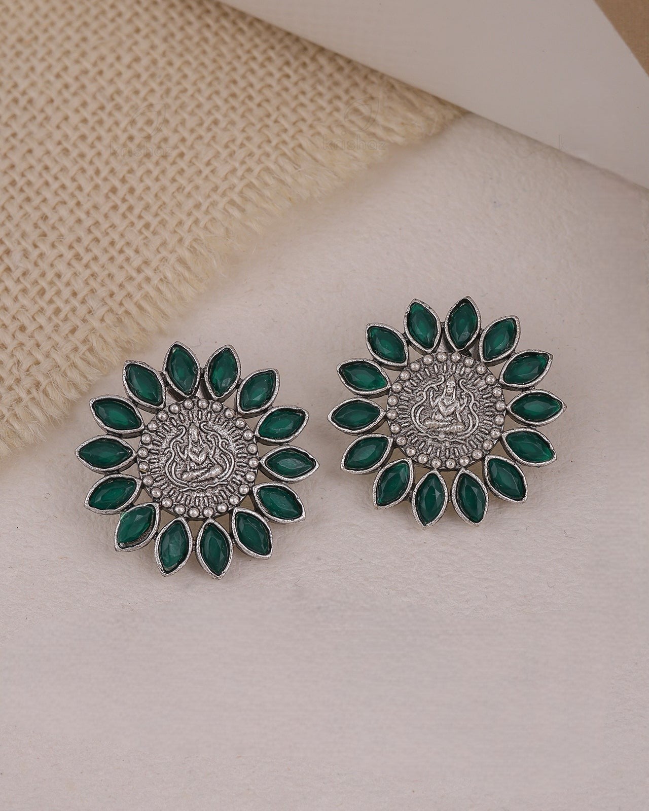 Pearlfect Ivory Petal Stud Earrings