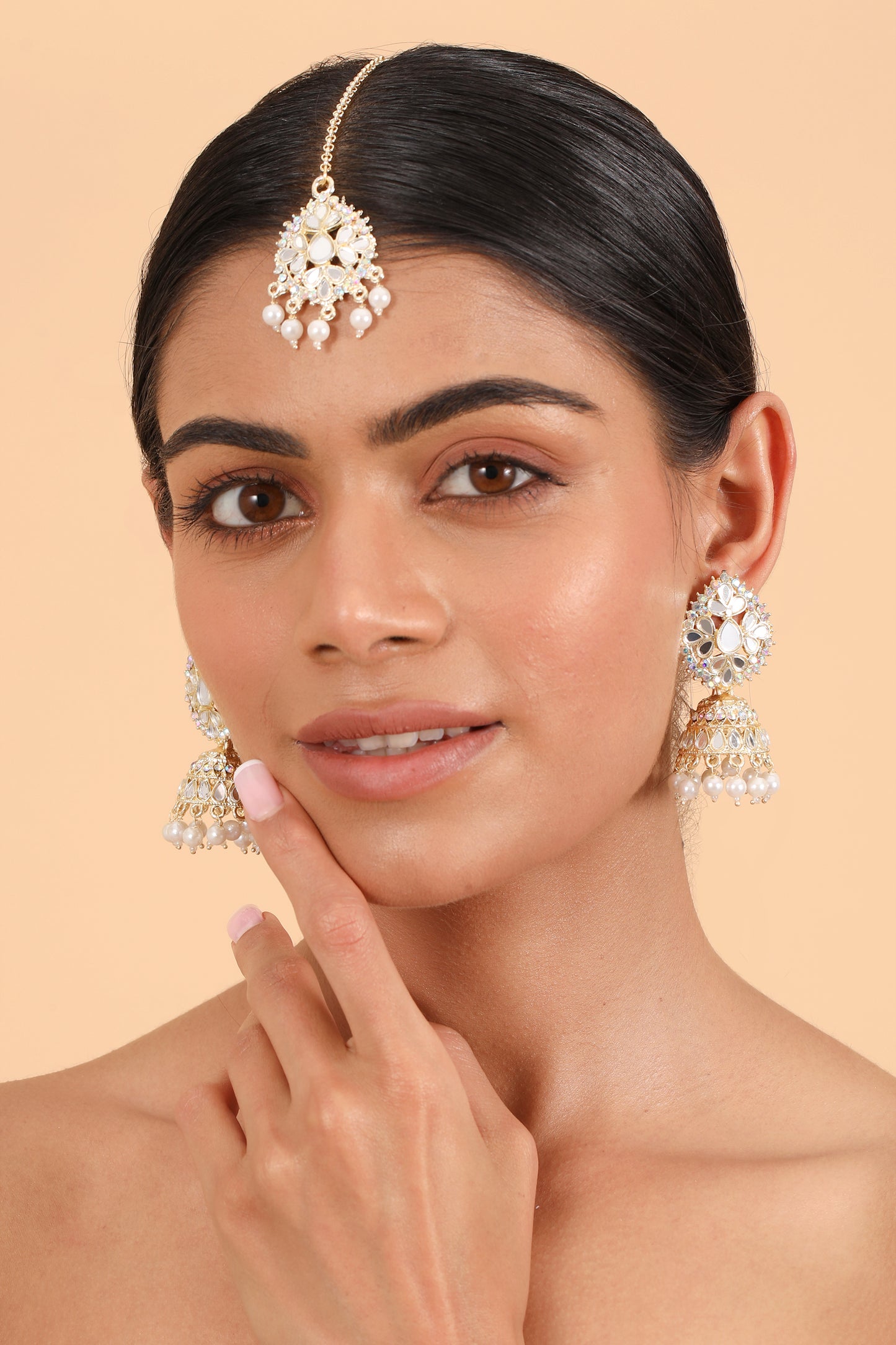 Pearlfect Chaand Taara Maang Teeka with Earrings