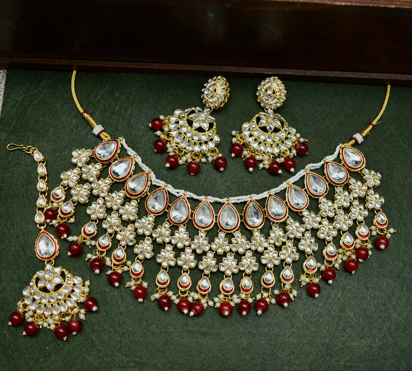 Pearlfect Teardrop Kundan with Flower Design and Maang Teeka