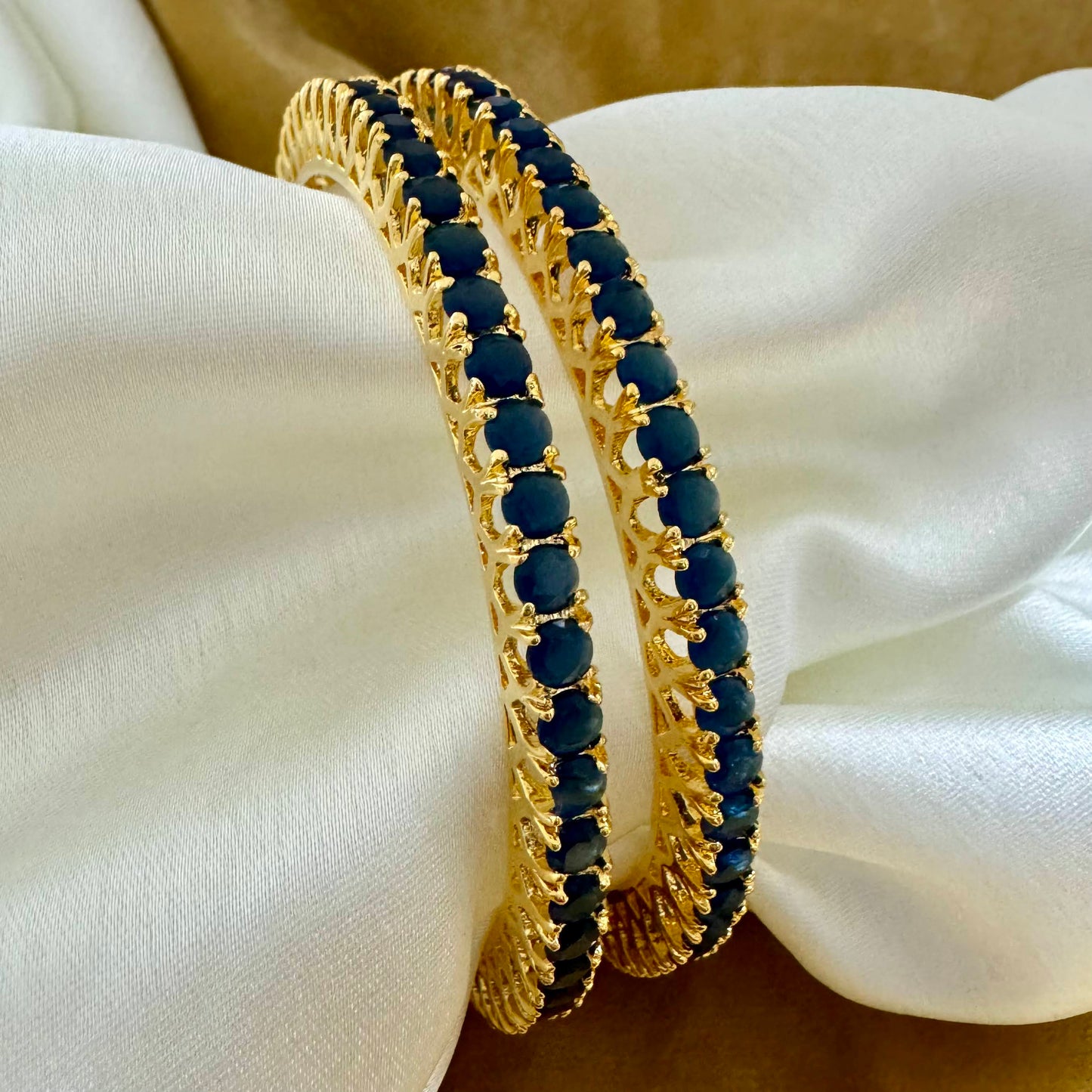 Pearlfect Radiance Gold-Plated Bangles