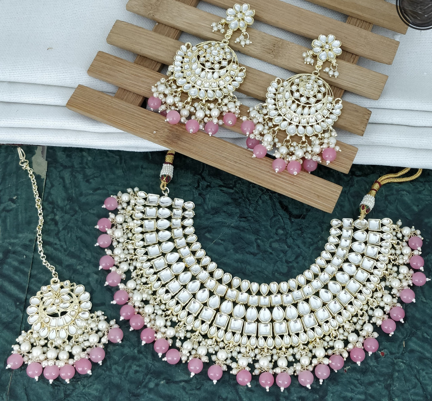 Pearlfect Designer Royal Kundan Jadau Set with Pearl & Mona Lisa Stones