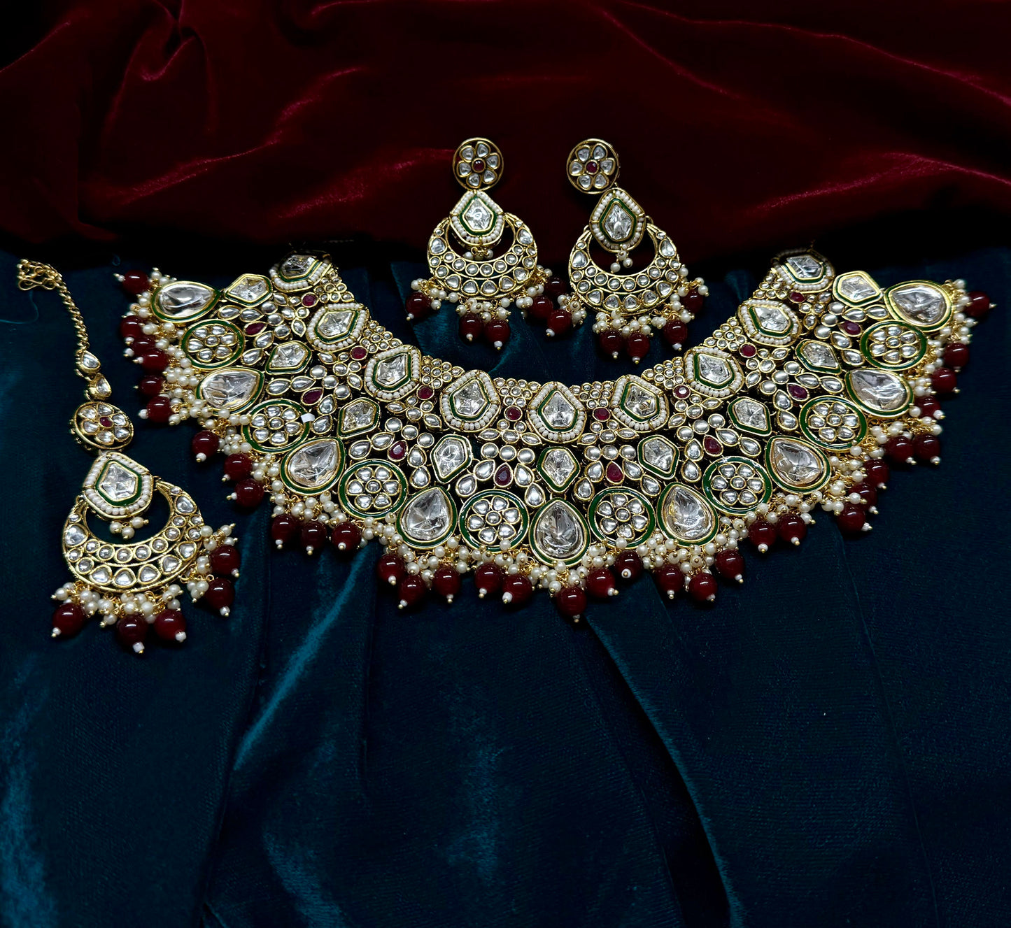 Pearlfect Exquisite Semi-Precious Kundan Set with Maang Teeka