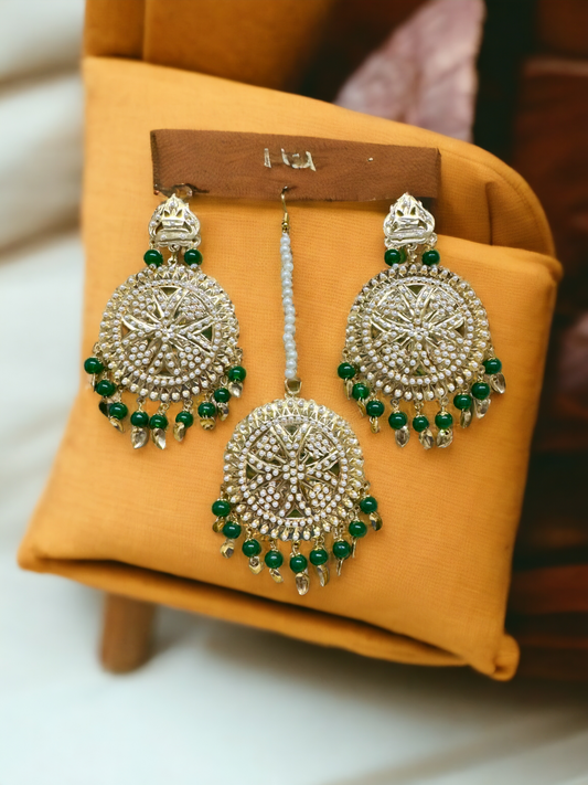 Pearlfect Kundan Earrings & Maang Teeka