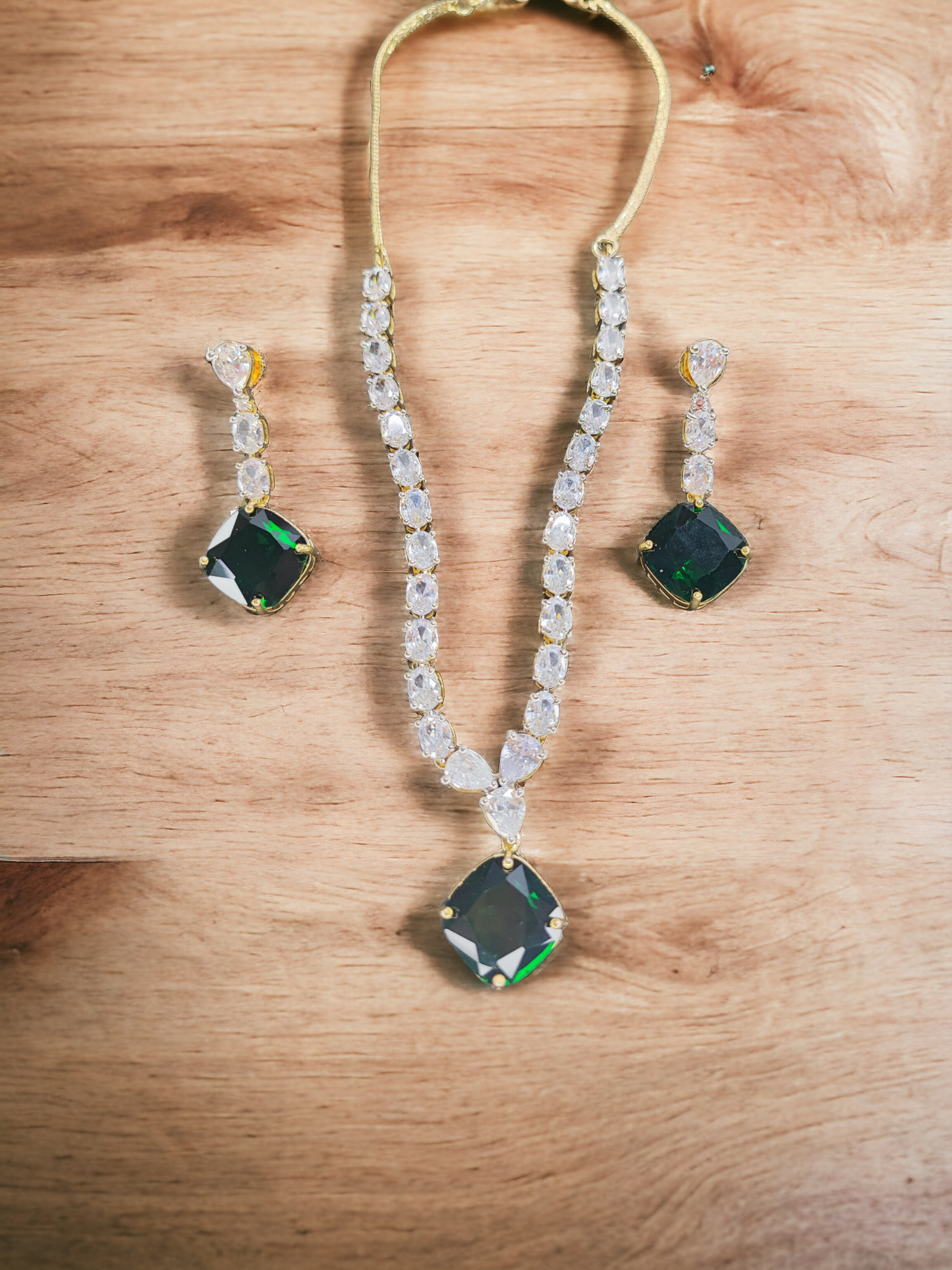 Pearlfect Green Emerald with American Diamond Cut Stones Necklace