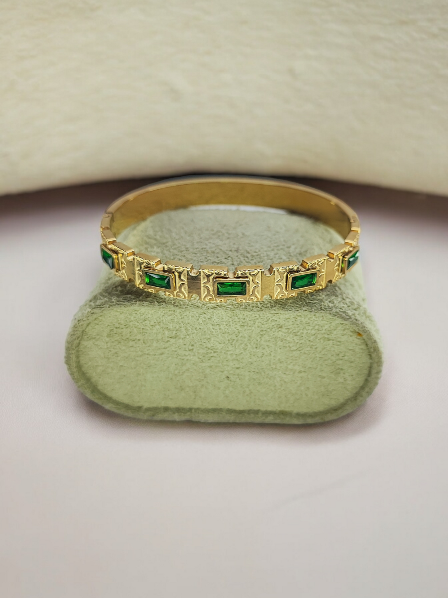 Pearlfect Vintage Gold Bracelet with Zirconia Stones