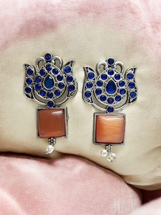 Pearlfect Antique Swan Silver Replica Earrings with Resin & Pearls