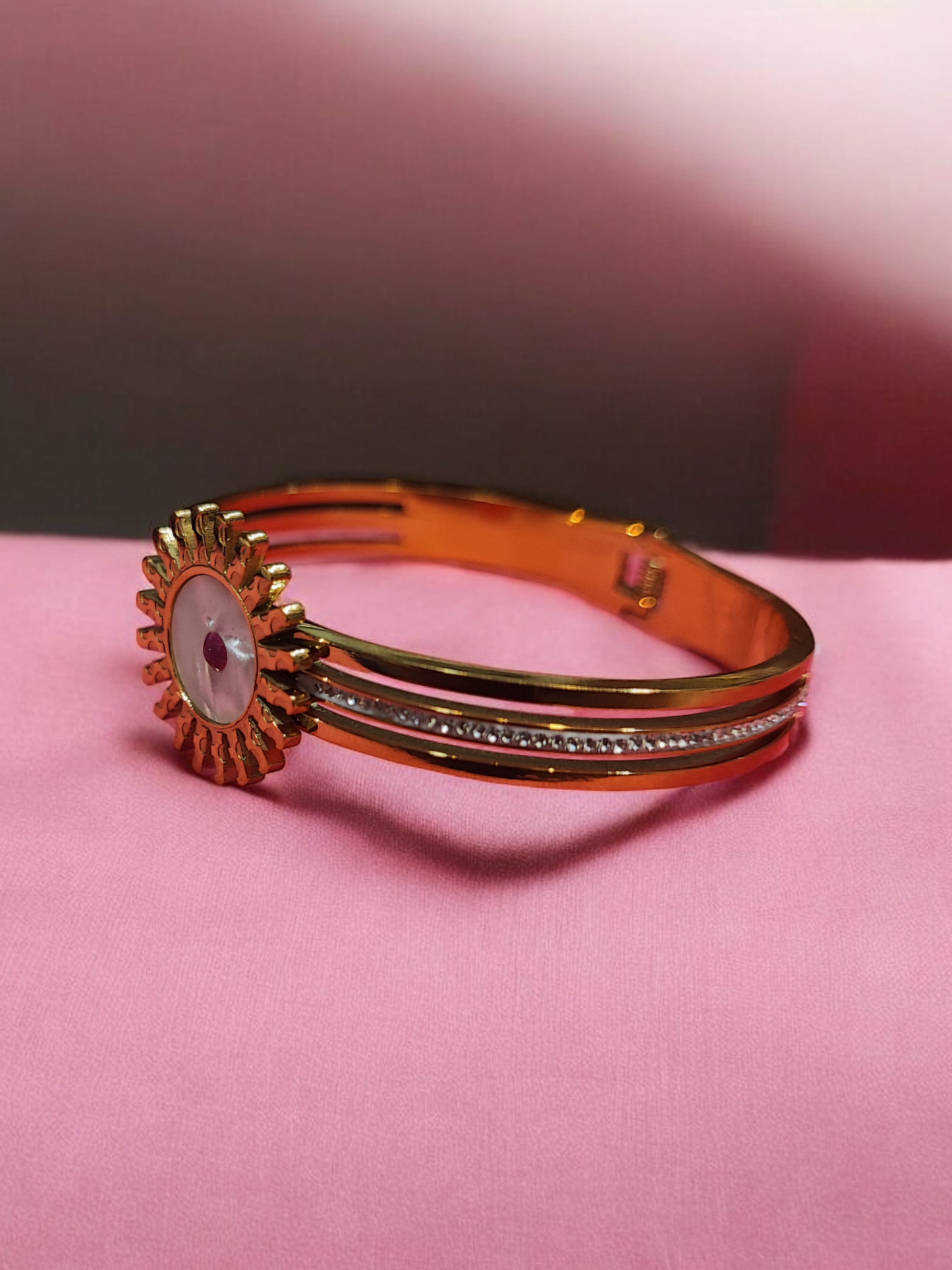 Pearlfect White Sunflower Bracelet