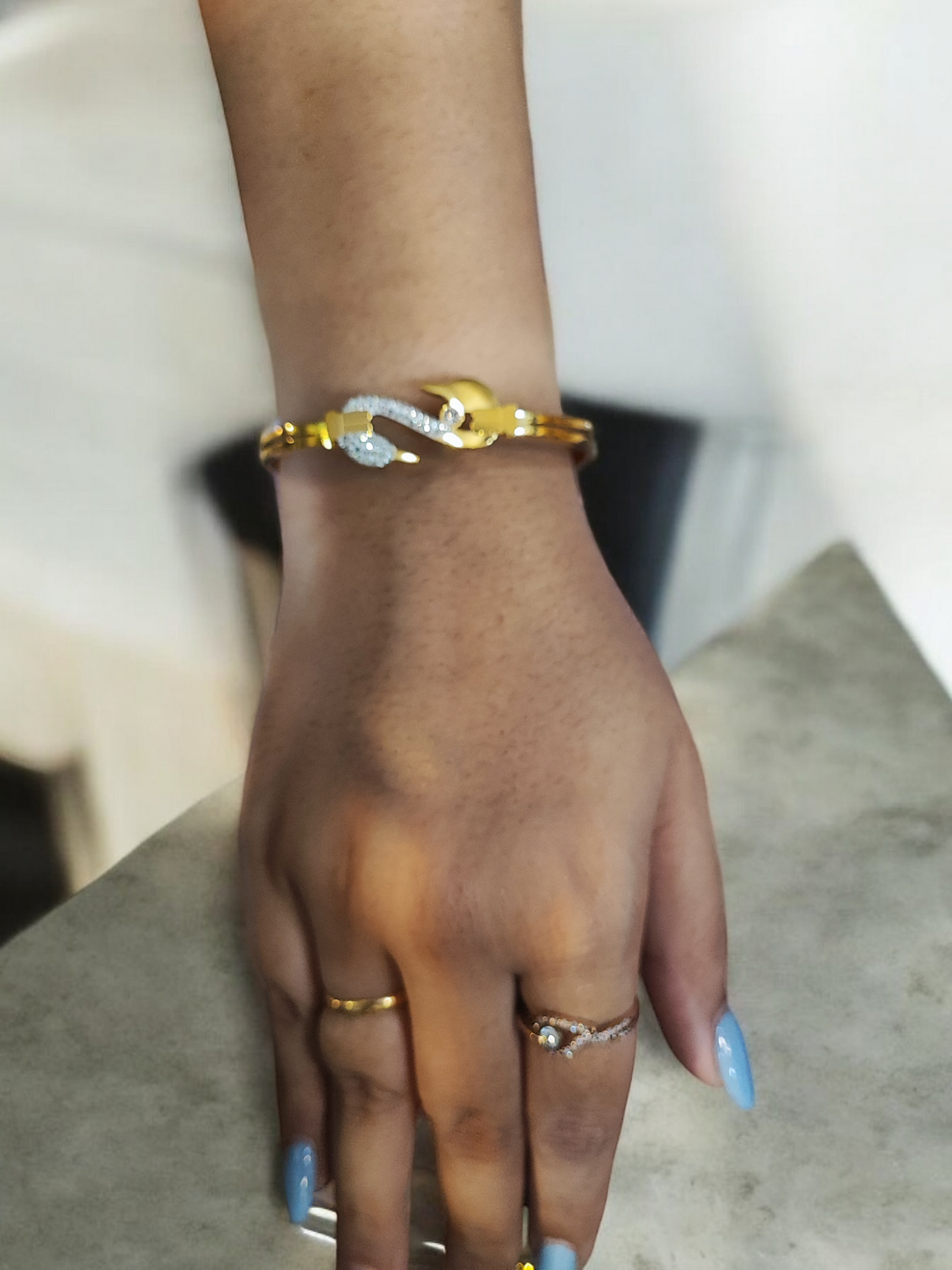 Pearlfect Swan Bracelet