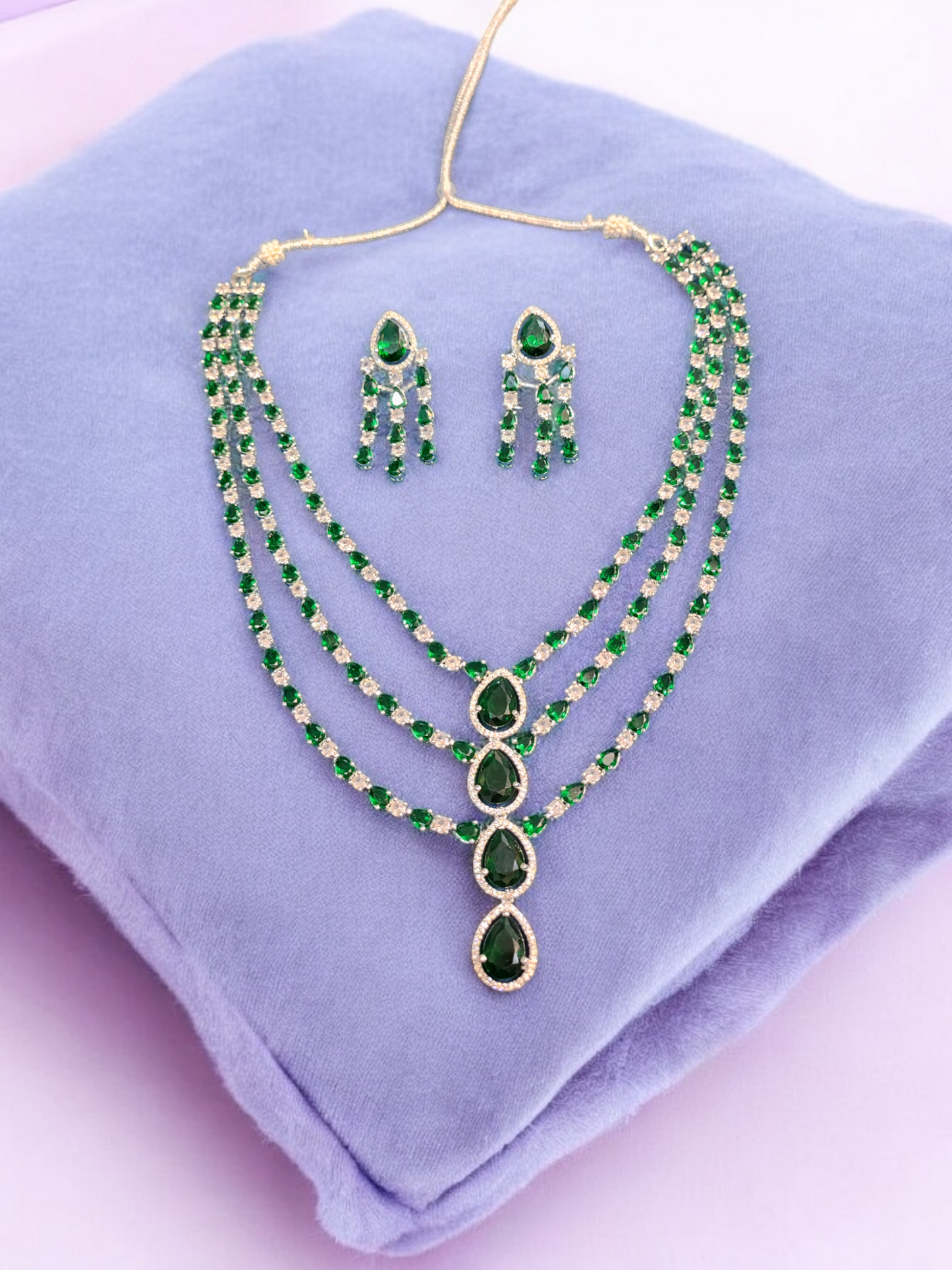 Pearlfect Triple Layer Head-Turner AD Necklace Set