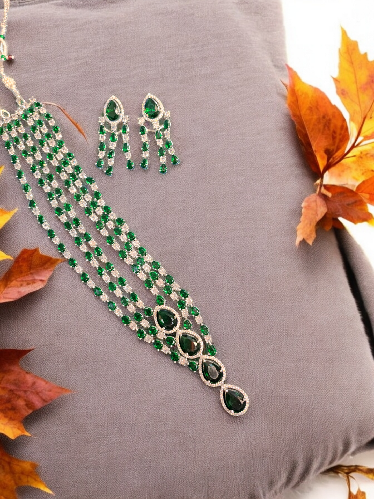 Pearlfect Triple Layer Head-Turner AD Necklace Set