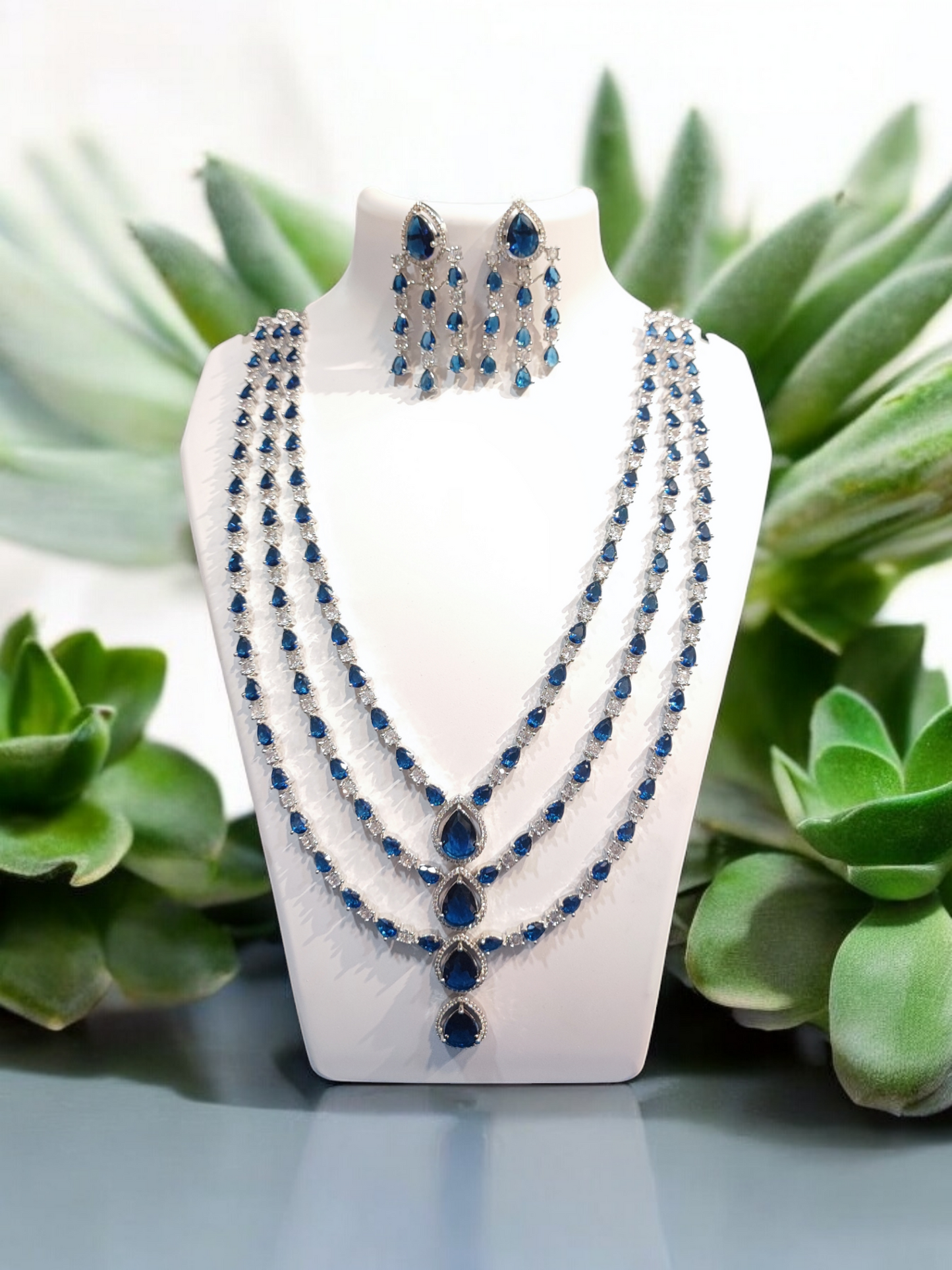 Pearlfect Triple Layer Head-Turner AD Necklace Set