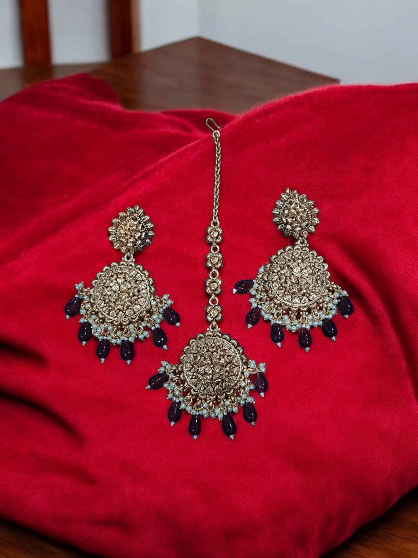 Pearlfect Matte Gold Statement Maker Necklace Set with Maang Teeka