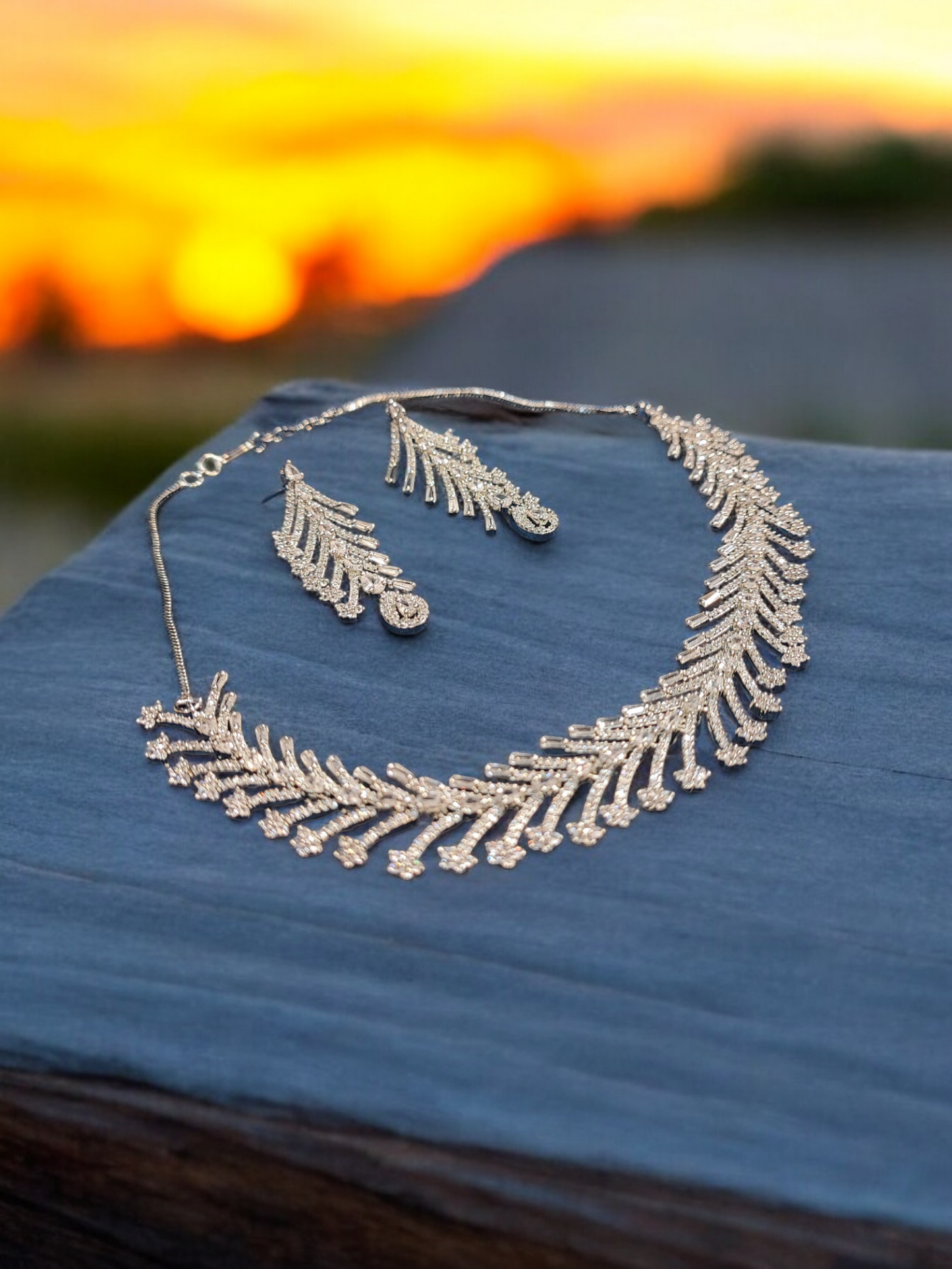 Pearlfect Trendy Diva Necklace Set