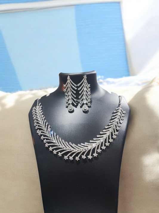 Pearlfect Trendy Diva Necklace Set