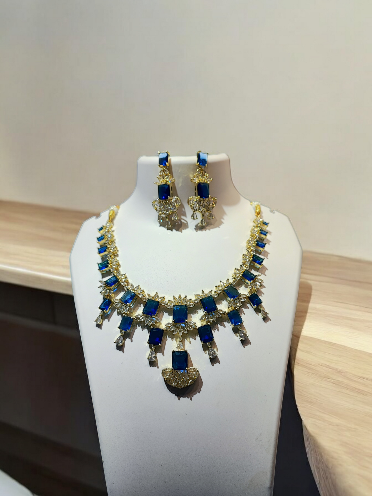 Pearlfect Golden Bling Necklace Set