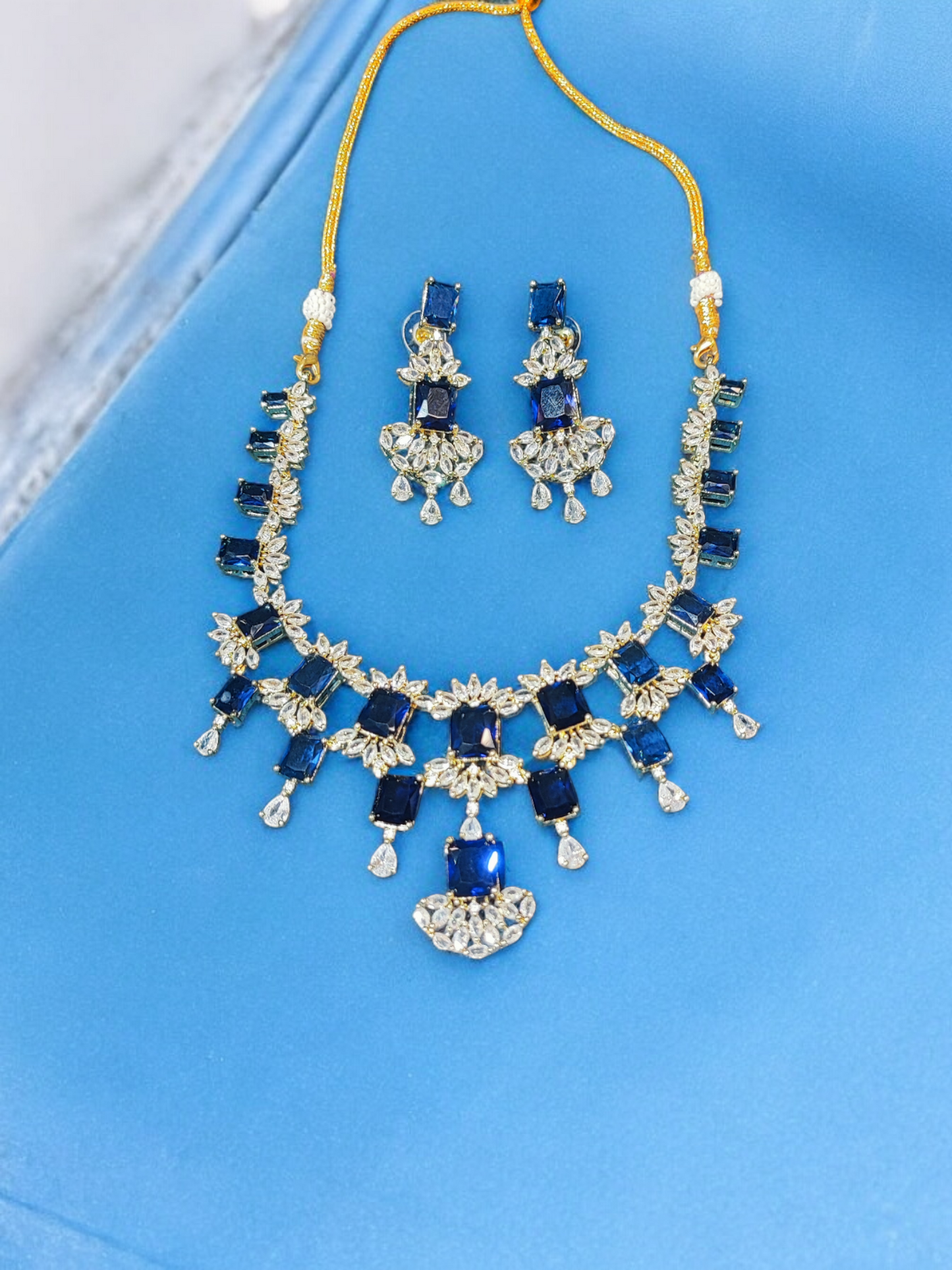 Pearlfect Golden Bling Necklace Set
