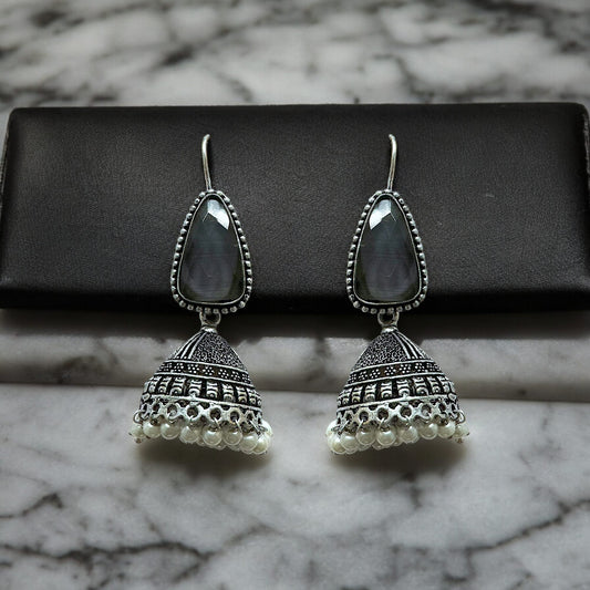 Pearlfect Glimmering Gemstone & Pearl Chandeliers