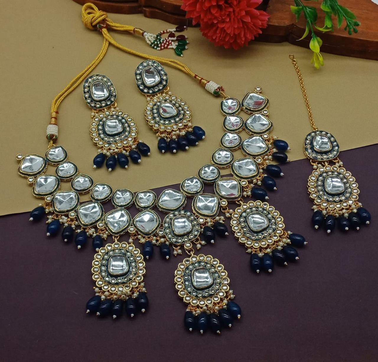 Pearlfect Wedding Kundan Set with Maang Teeka