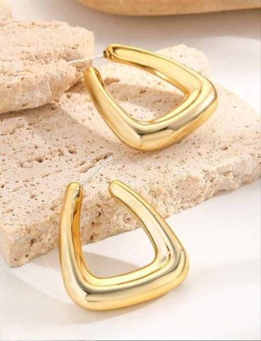 Pearlfect U-Shaped Hoops Earrings