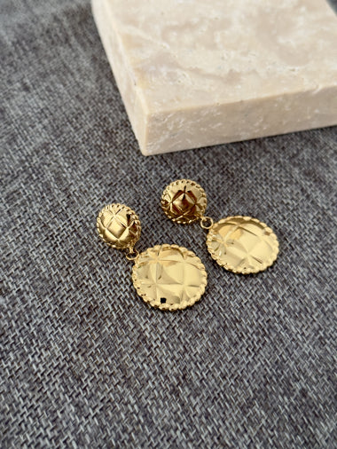 Pearlfect Gold Turtle Silhouette Earrings
